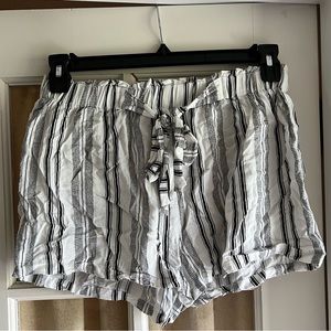 size L, black and white striped linen shorts & never worn